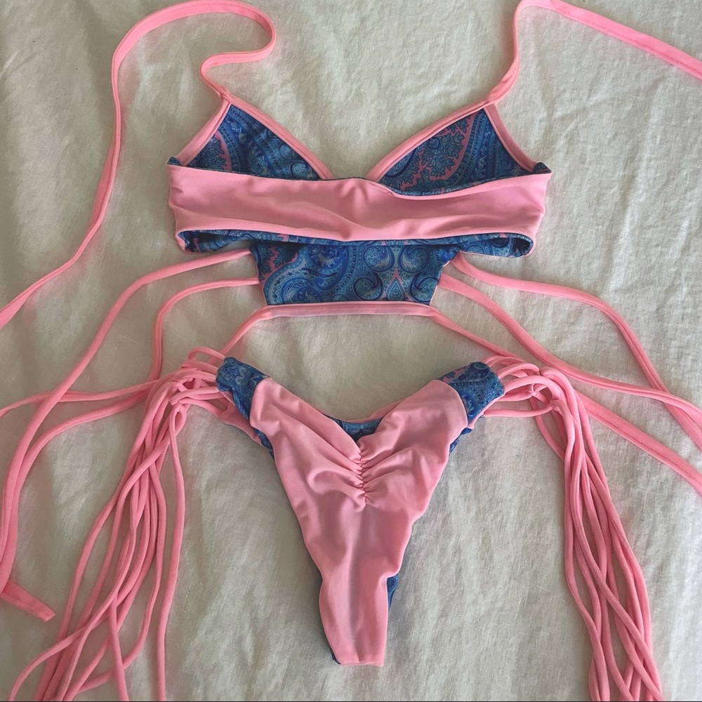 Reversible Tassles Bikini - Picture 2 of 6